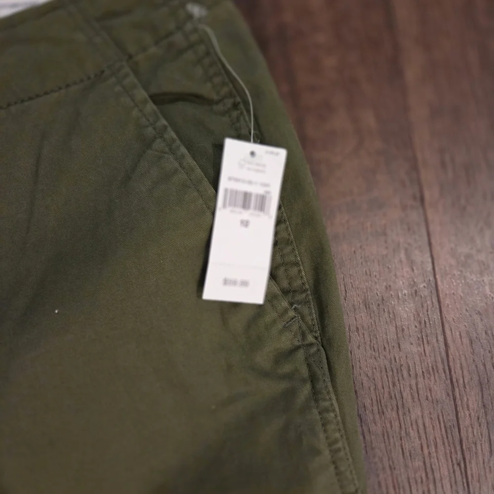 NWT GAP Women's Olive Chinos